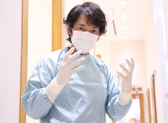 インプラント担当医の診療風景